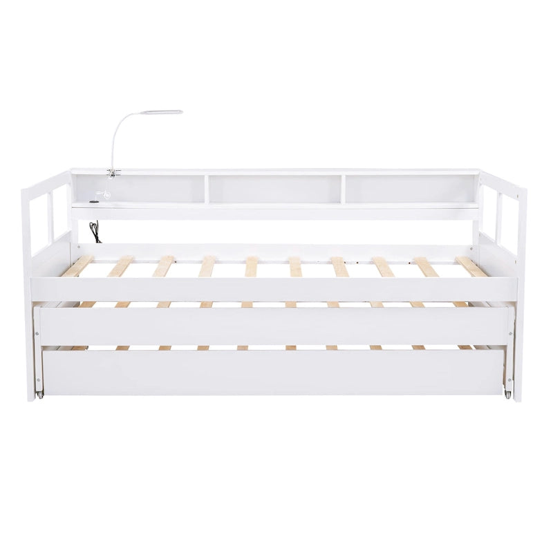 Lit de repos en bois avec deux lits gigognes, étagères de rangement et port USB