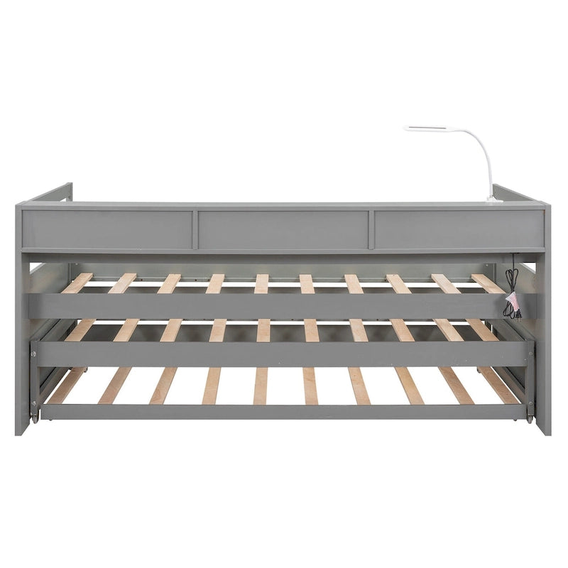 Lit de repos en bois avec deux lits gigognes, étagères de rangement et port USB