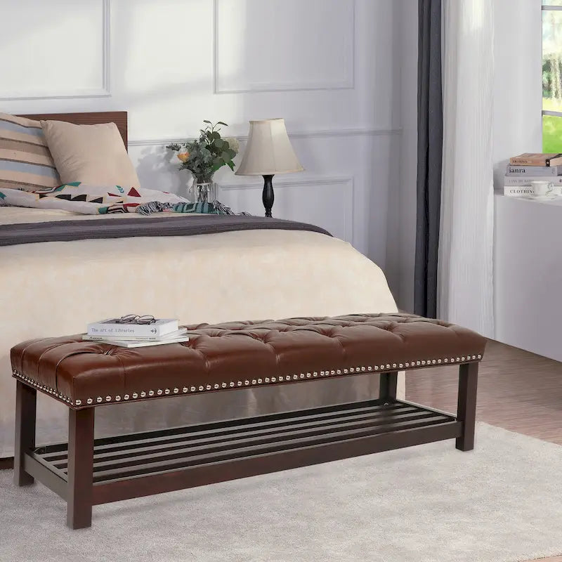 Banc de chambre tapissé en similicuir capitonné avec étagère à lattes en bouleau