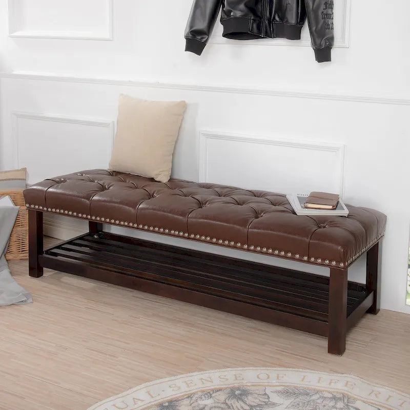 Banc de chambre tapissé en similicuir capitonné avec étagère à lattes en bouleau