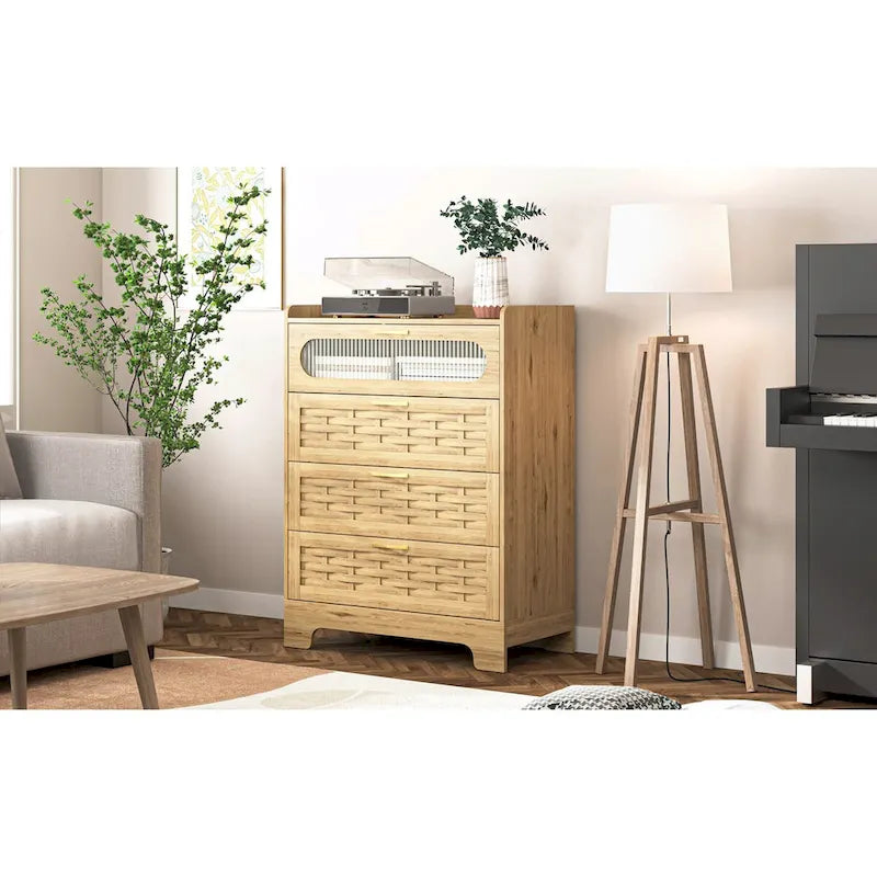 Commode à tiroirs multiples avec poignées dorées et plateau en bois tressé