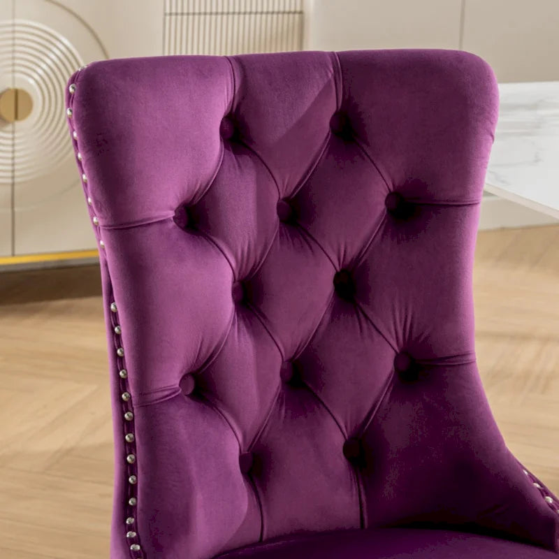 Chaise de salle à manger capitonnée en velours avec clous décoratifs et pieds chromés